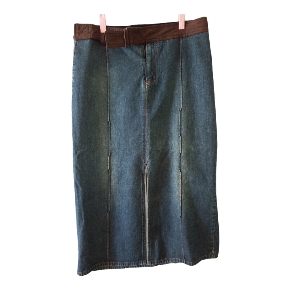 Beautiful Women’s Denim  Skirt  Size 14 in Excellent Used Condition